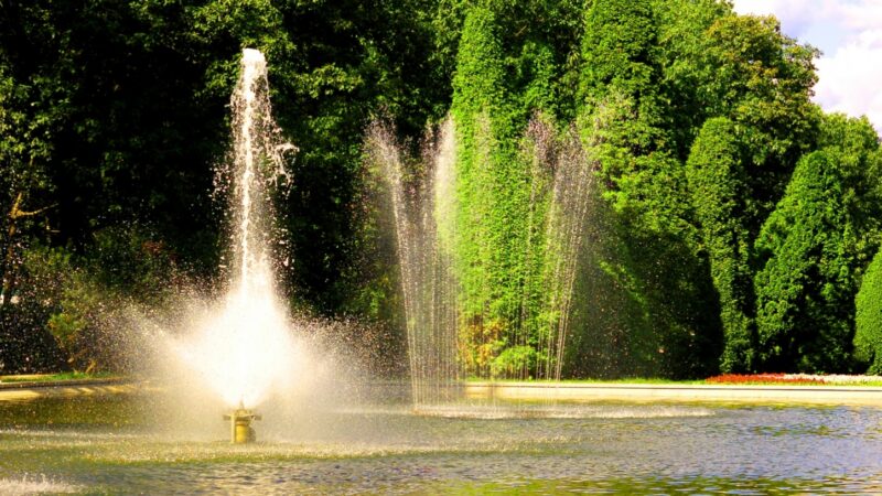 Wrocławski ZDiUM ostrzega: Nie korzystaj z miejskich fontann do schłodzenia się!