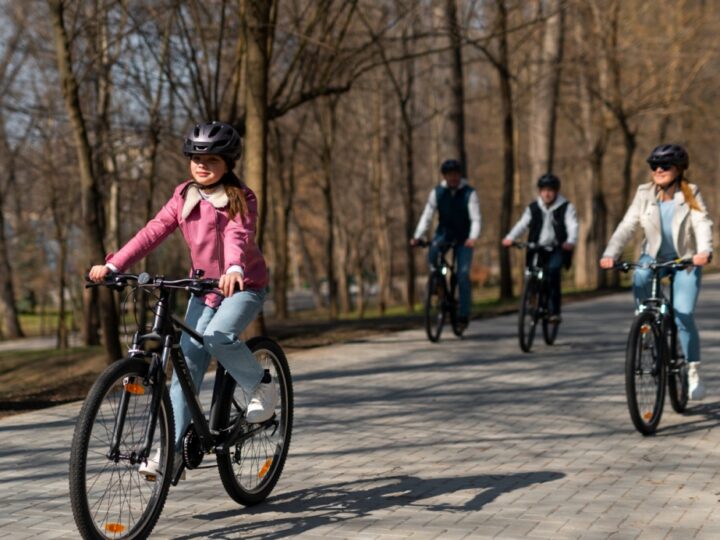 Odnowiony zabytkowy park w Rogowie, atrakcja dla mieszkańców i rowerzystów