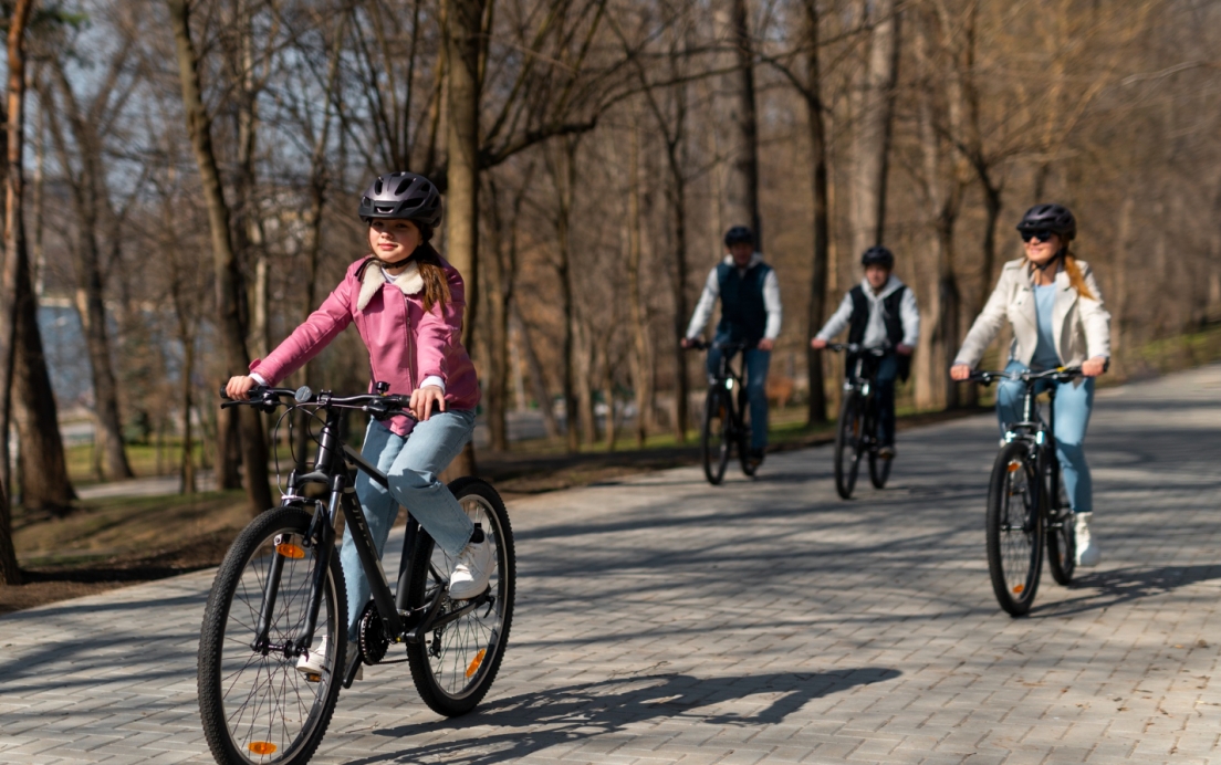 Odnowiony zabytkowy park w Rogowie, atrakcja dla mieszkańców i rowerzystów