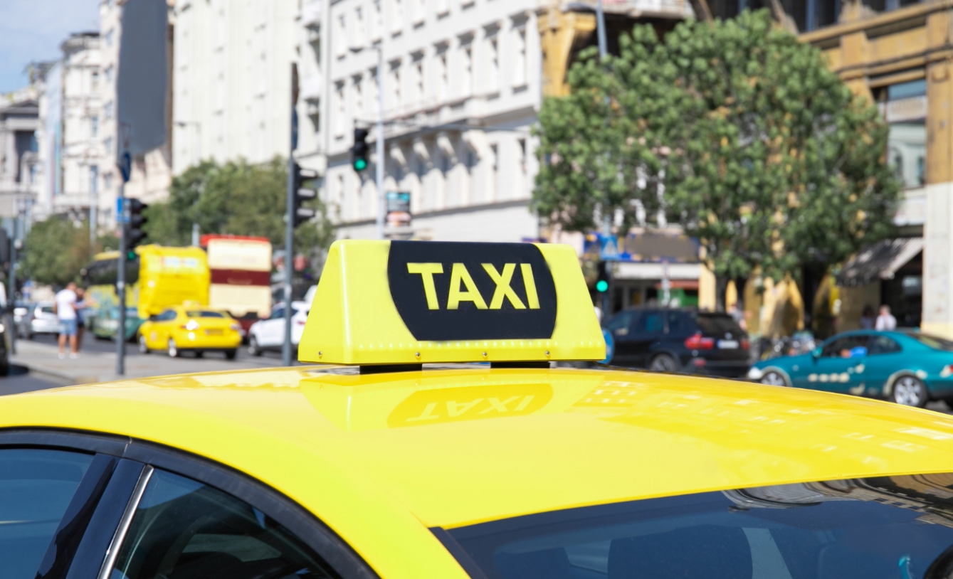 "Taxi" – Akcja wrocławskiej policji odkrywa przerażające fakty dotyczące taksówkarzy