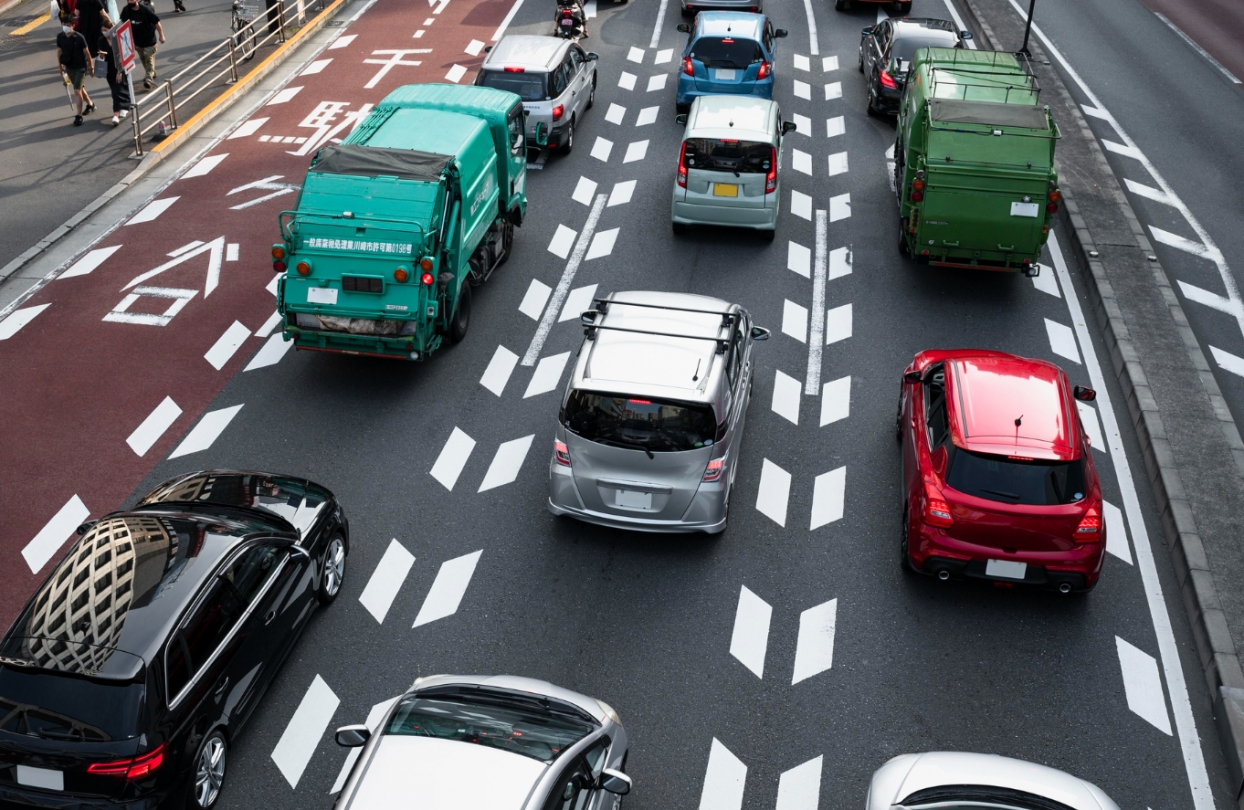 Znaczne problemy dla kierowców przez wypadek ciężarówki na Autostradowej Obwodnicy Wrocławia