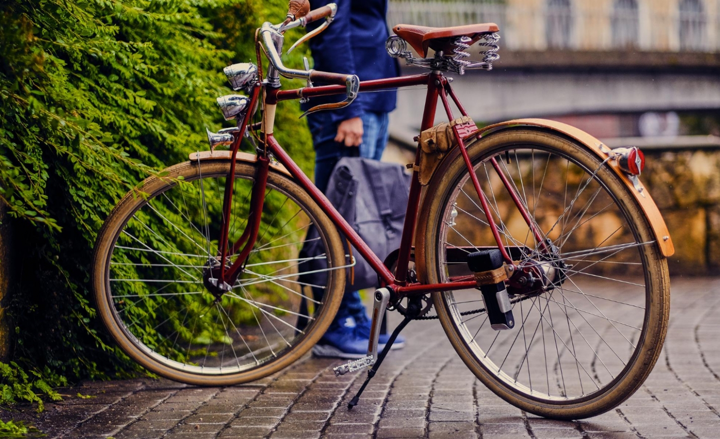 Pracownicy MPWiK Wrocław: pedałują na rowerach i wspierają potrzebujących