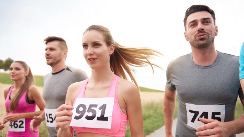 Sky Tower Run: Tysiąc zawodników rywalizowało w biegu na szczyt najwyższego wieżowca we Wrocławiu