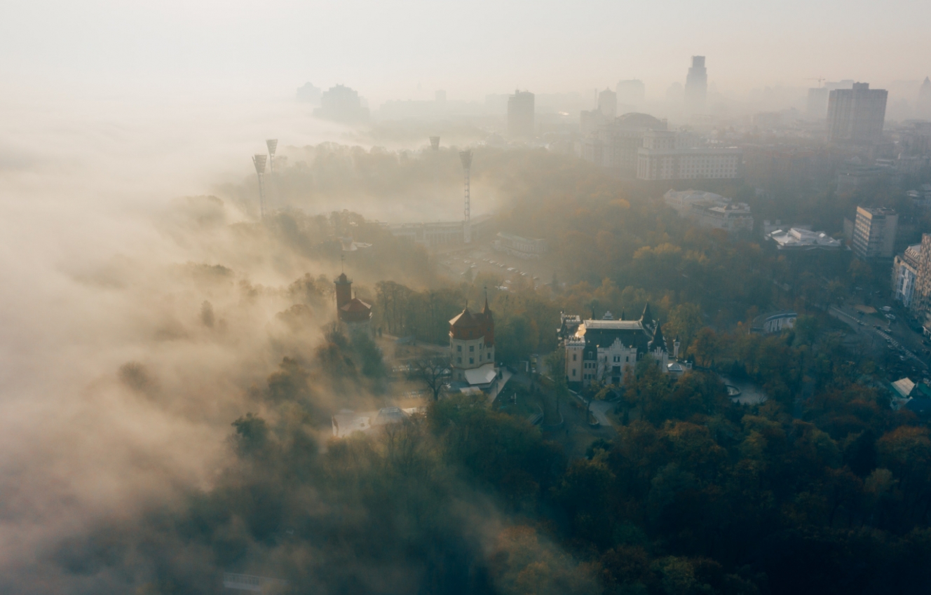 Gęsta mgła i śliskość dróg – ostrzeżenie meteorologiczne dla Wrocławia od IMGW