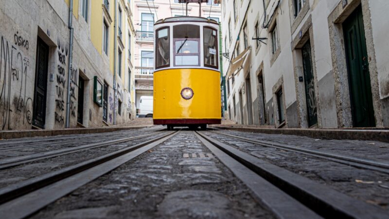 Legendarny skład tramwajowy 105Na powraca do Wrocławia: jedna niedziela, tysiące lampek i wyjątkowa świąteczna atmosfera