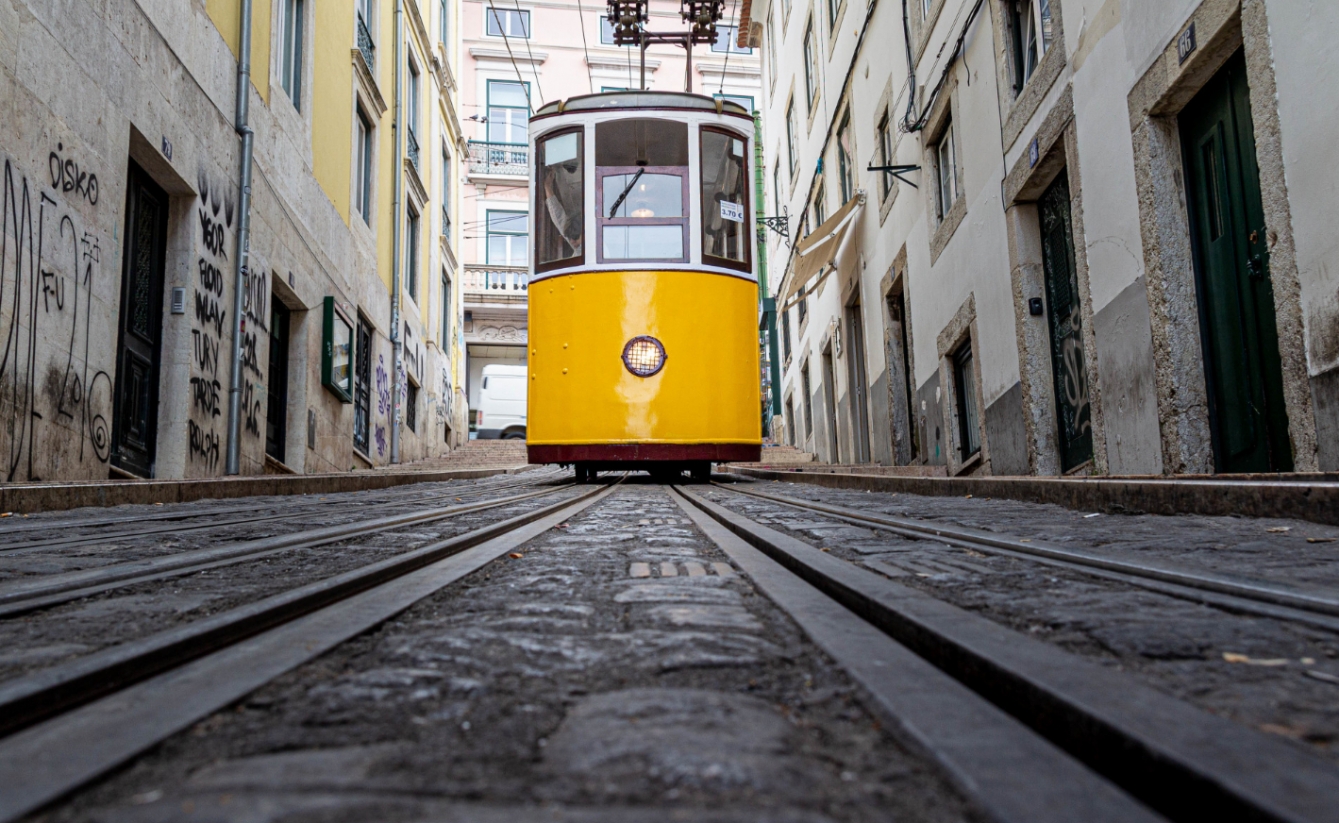 Legendarny skład tramwajowy 105Na powraca do Wrocławia: jedna niedziela, tysiące lampek i wyjątkowa świąteczna atmosfera