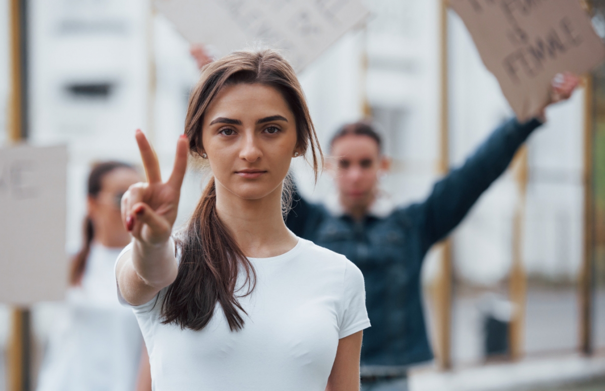 Protest przeciwko demoralizacji młodzieży i dymisji Barbary Nowackiej we Wrocławiu